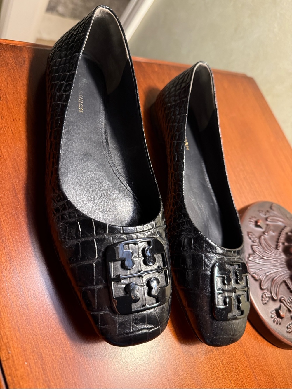 Tory Burch Black Croc-Embossed Logo Ballet Flats